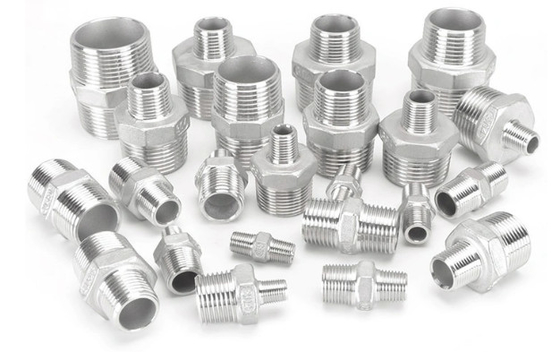 投げること管付属品の女性の男性NPT BSPの完全な半分の通されたカップリングを垂直にする
